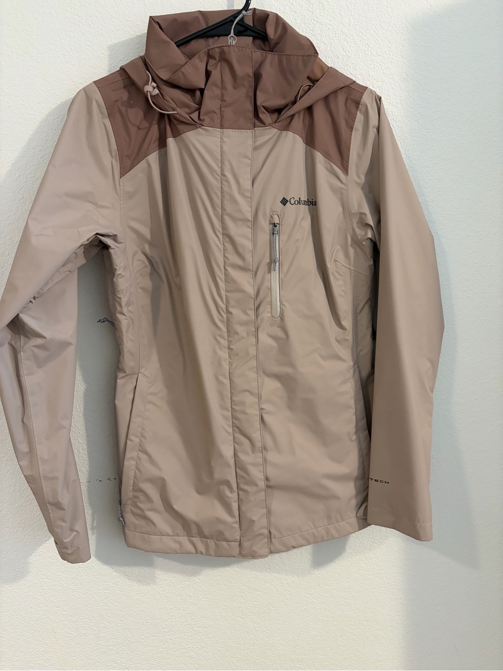 Columbia Women's pink Hooded Rain Jacket